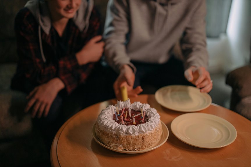 how many people per cake